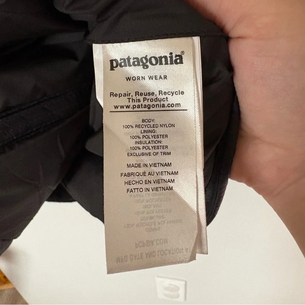 **SOLD*** Patagonia Woman’s Puffer Radalie Insulated Jacket Size XS Black - Picture 10 of 14